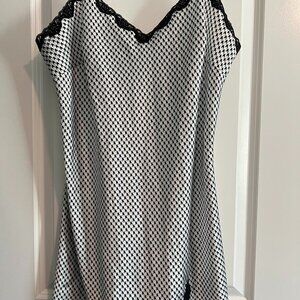 Black and white nightgown with matching robe